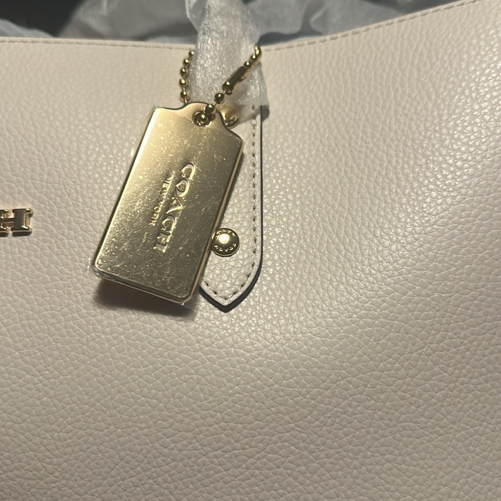 Coach White Textured Tote Bag with Gold Hardware - Picture 7 of 7